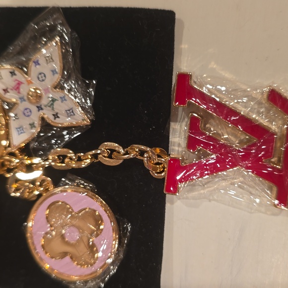 Luxury Red/Pink/White and Gold Keychain/Bag Charm Dustbag Included - Picture 2 of 3